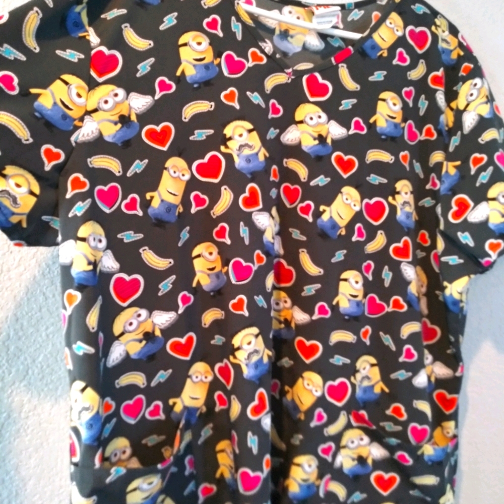 Minions scrub top 3x